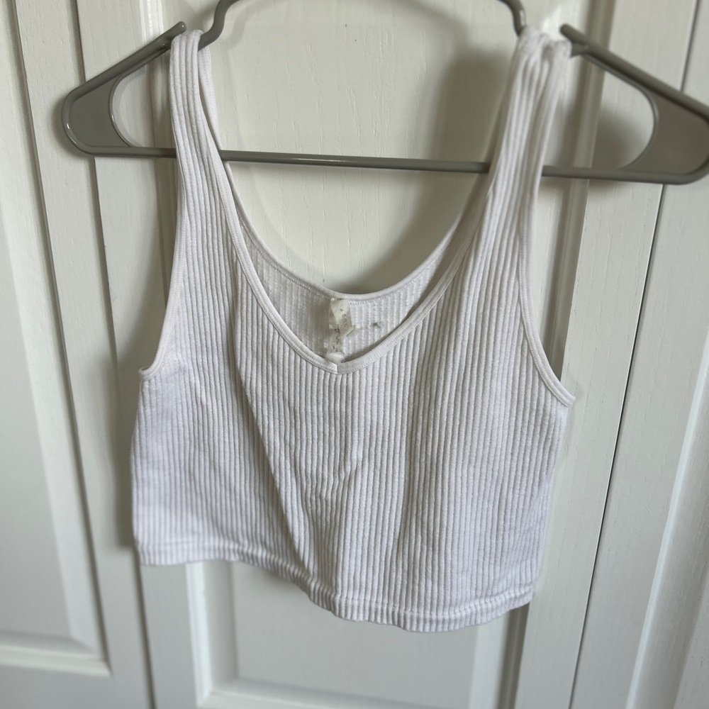 White ribbed Aeropostale tank top